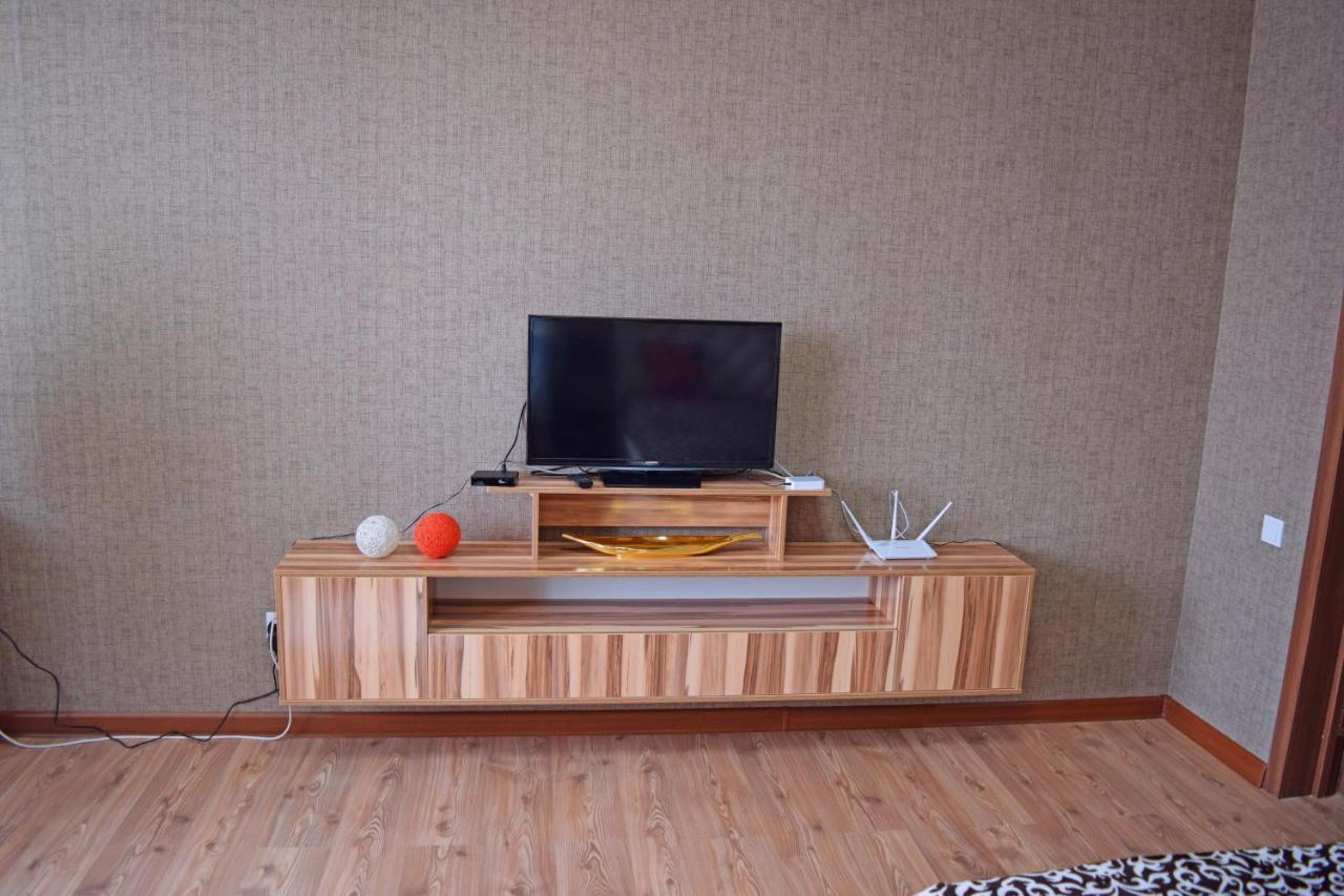 Bishkek Sunny Apartment In The Center Exterior photo